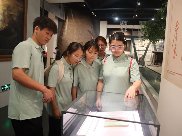 为传承红色基因