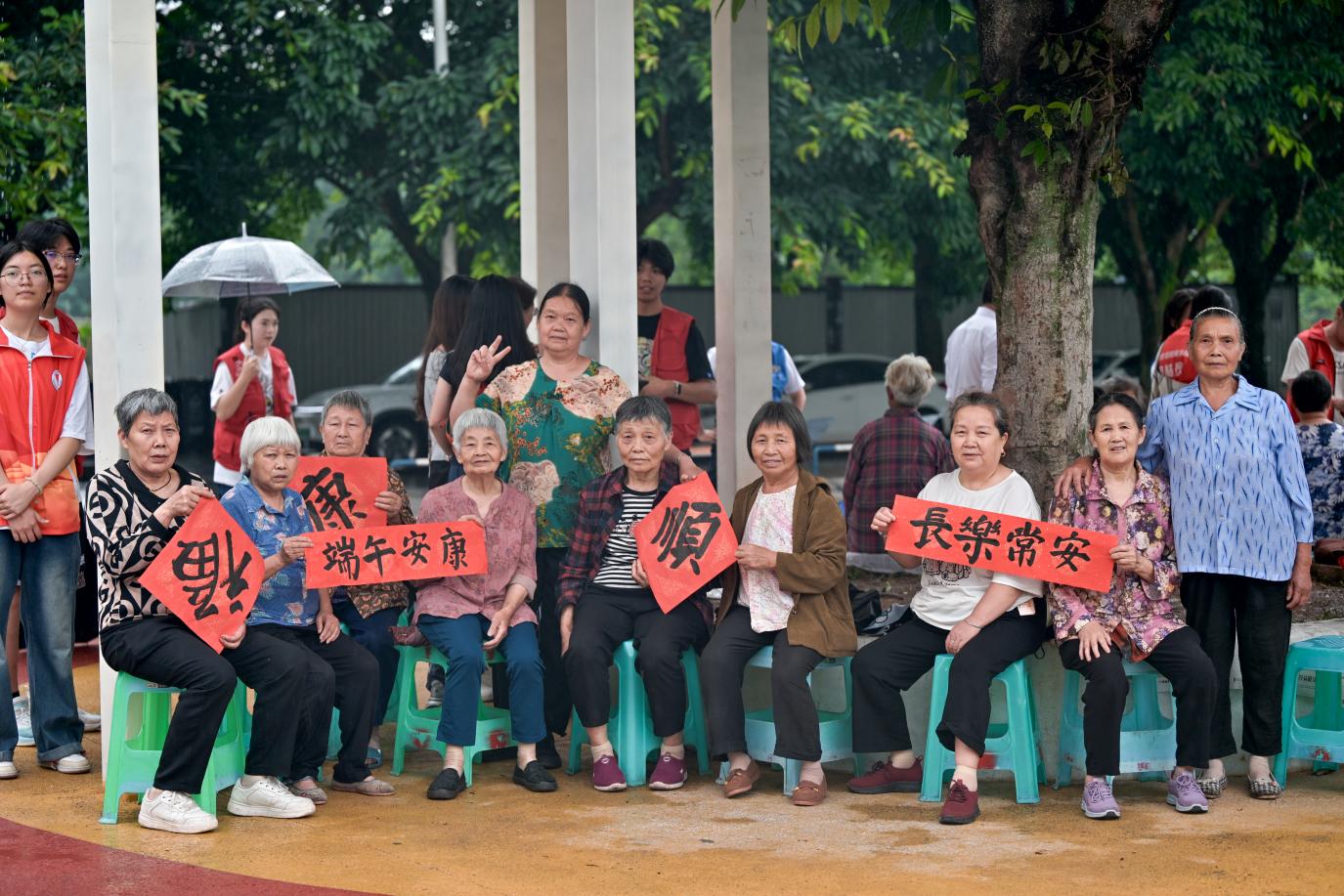 累计服务社区老年居民近100人