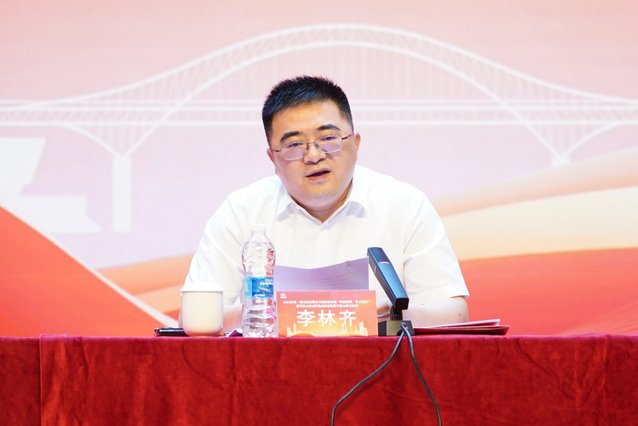 由全国高职高专院校思想政治理论课建设