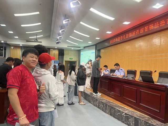 高新区公安分局出入境管理支队高队长分