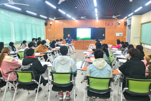 聚焦于双高专业群组实践教学“新模式